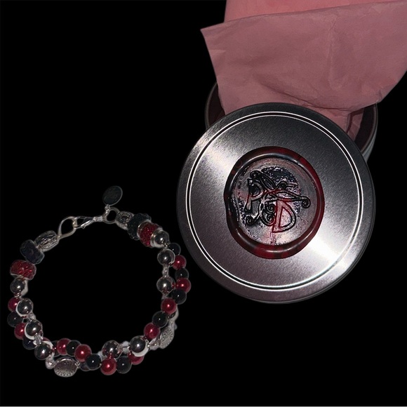 Red & Black Pearl Twisted Beaded Bracelet - Picture 6 of 6